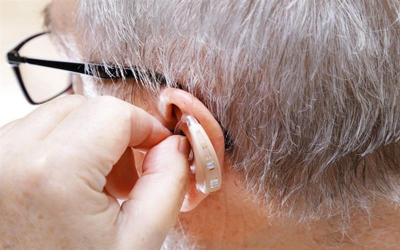  How Behind The Ear Hearing Aids Improve Seniors' Quality of Life?