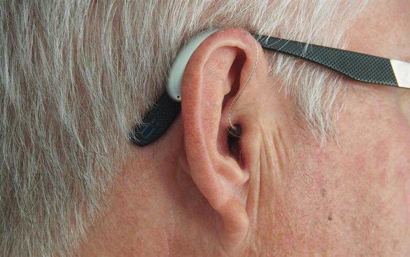  How Modern Hearing Aids Are Transforming Lives and Boosting Confidence?